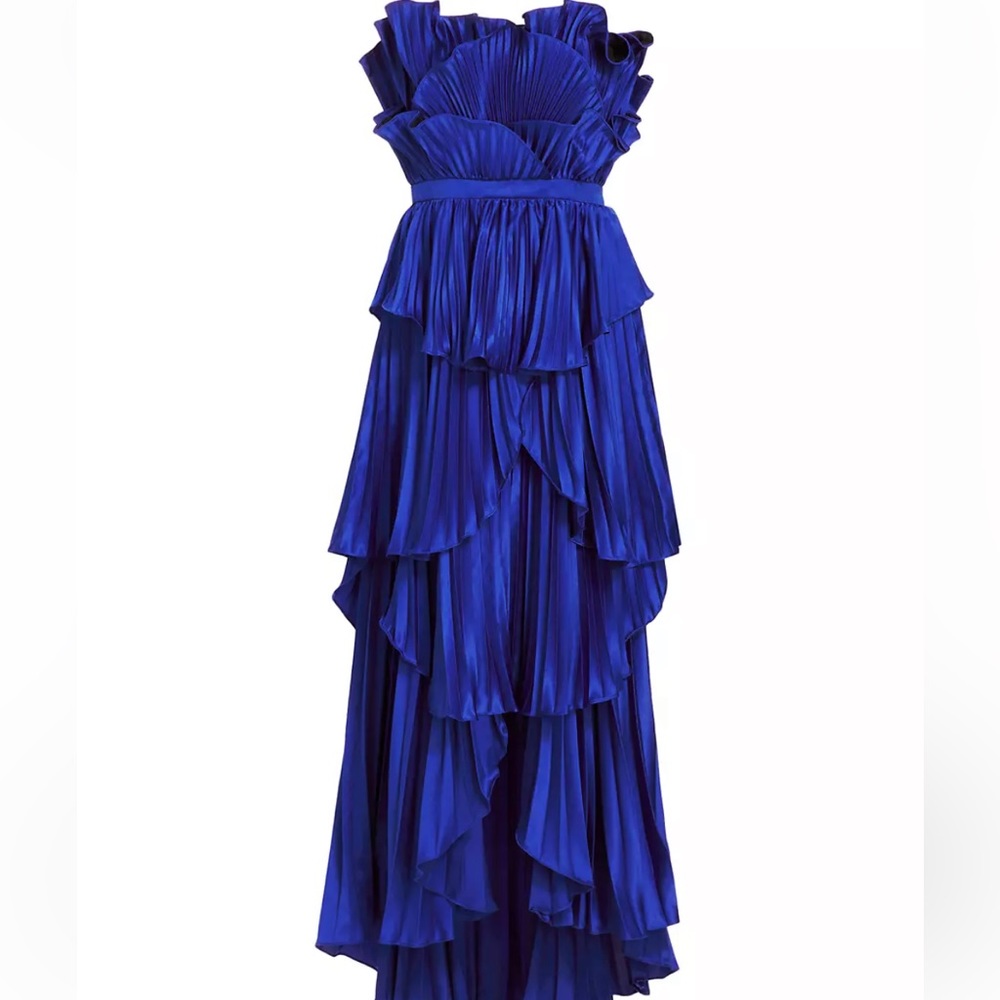 AMUR gown